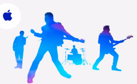 Apple, U2 - Cupertino - 09-09-2014 - Gli U2 festeggiano l'iPhone 6 regalando il nuovo disco ai fan
