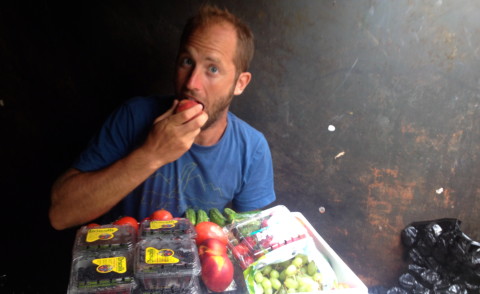 Rob Greenfield - New York - 11-08-2014 - Rob Greenfield, l'uomo che mangia gli scarti altrui