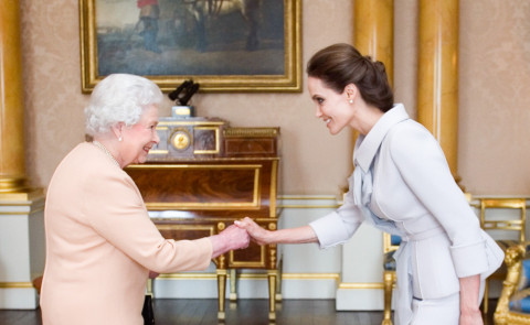 Regina Elisabetta II, Angelina Jolie - Londra - 10-10-2014 - Angelina Jolie sul nuovo film: 