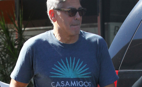 George Clooney - Los Angeles - 21-10-2014 - Clooney pubblicizza Casamigos anche durante il tempo libero