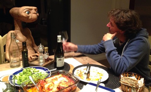 La cena da single di Leonardo Pieraccioni? A tavola con E.T.