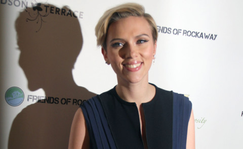 Scarlett Johansson - New York - 18-11-2014 - Scarlett Johansson: rieccola dopo il parto di Rose Dorothy