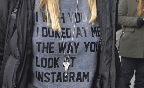 Paris Hilton - New York - 14-01-2015 - Dillo con una T-Shirt, Nicky Hilton contro Instagram