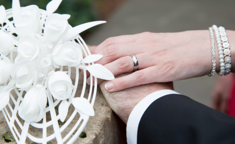 Bret Hughes, Candice Majewski - Sheffield - 16-02-2015 - Candice,la prima sposa col bouquet creato con la stampante in 3D