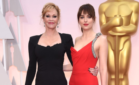 Dakota Johnson, Melanie Griffith - Hollywood - 23-02-2015 - Oscar 2015 : il red carpet è una riunione di famiglia