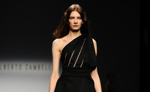 Modella - Milano - 02-03-2015 - Milano Fashion Week: la sfilata Alberto Zambelli