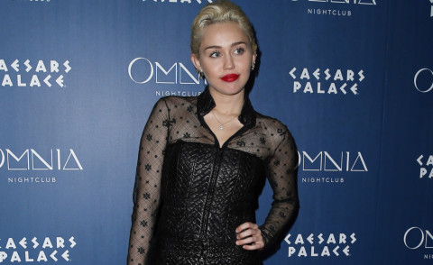 Miley Cyrus - Las Vegas - 21-03-2015 - Miley Cyrus senza il suo Schwarzy jr, maretta tra i due