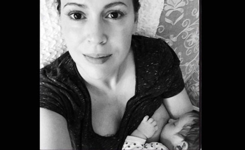 Alyssa Milano - Los Angeles - 07-04-2015 - Mamme 2.0:  l'allattamento è social! 
