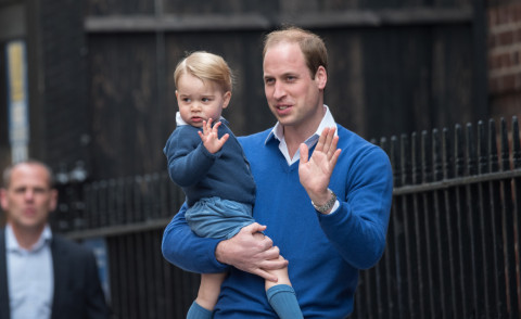 Principe George, Principe William - Londra - 02-05-2015 - Papà William, andiamo a trovare la sorellina?