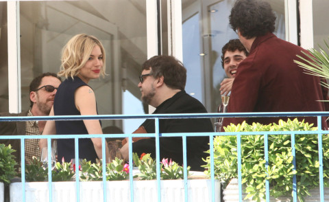 Guillermo del Toro, Ethan Coen, Joel Coen, Sienna Miller - Cannes - 12-05-2015 - Tutto pronto a Cannes: la giuria si ritrova in balcone