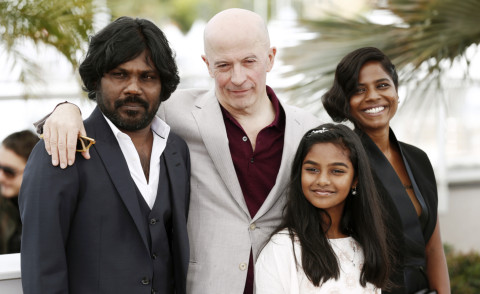 Claudine Vinasitamby, Kalieaswari Srinivasan, Jesuthesan Antonythasan, Jacques Audiard - Cannes - 21-05-2015 - Cannes 2015: il photocall di Dheepan