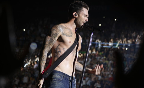 Adam Levine - Milano - 12-06-2015 - Maroon 5, Milano in delirio per lo spogliarello di Adam Levine