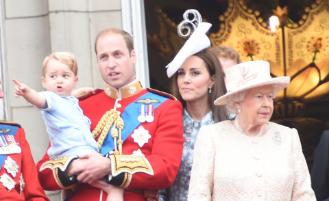 Principe George, Regina Elisabetta II, Principe William, Kate Middleton - Londra - 13-06-2015 - Trooping of the colour: la star è il piccolo George