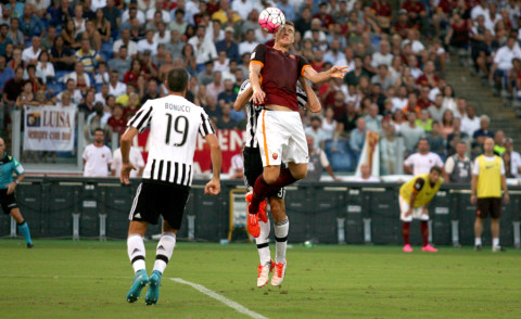 Leonardo Bonucci, Edin Dzeko - Roma - 30-08-2015 - Roma-Juventus: il match clou va ai giallorossi