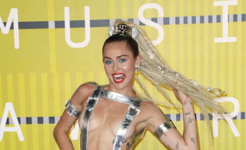 Miley Cyrus - Los Angeles - 30-08-2015 - MTV Vma 2015: ma cosa si sono messe in testa le star?