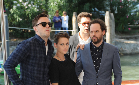 Drake Doremus, Nicholas Hoult, Kristen Stewart - Venezia - 05-09-2015 - Venezia 2015: Kristen Stewart ha i suoi bodyguard