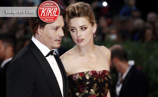 Amber Heard, Johnny Depp - Venezia - 05-09-2015 - Johnny Depp denuncia Amber Heard e chiede 50 milioni di dollari