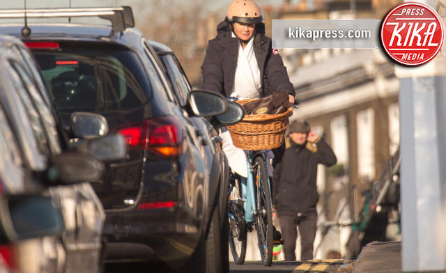 Renee Zellweger - Londra - 22-11-2015 - Renee Zellweger, impara ad andare in bicicletta!