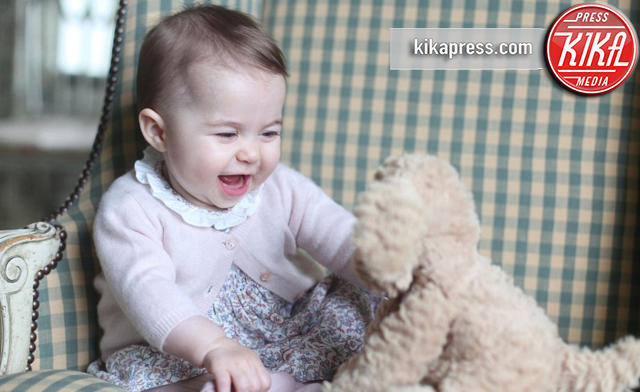 Principessa Charlotte Elizabeth Diana - Londra - 29-11-2015 - Principessa Charlotte, quattro anni in 16 foto