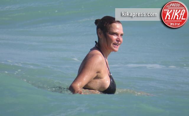 Simona Ventura - Miami Beach - 29-12-2015 - Isola dei famosi 2016: Simona Ventura si conferma naufraga