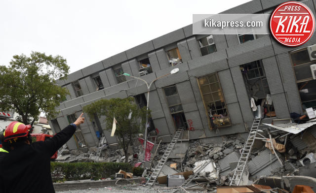 Taiwan - Taiwan - 06-02-2016 - Taiwan trema, scossa di 6.4, almeno 14 morti