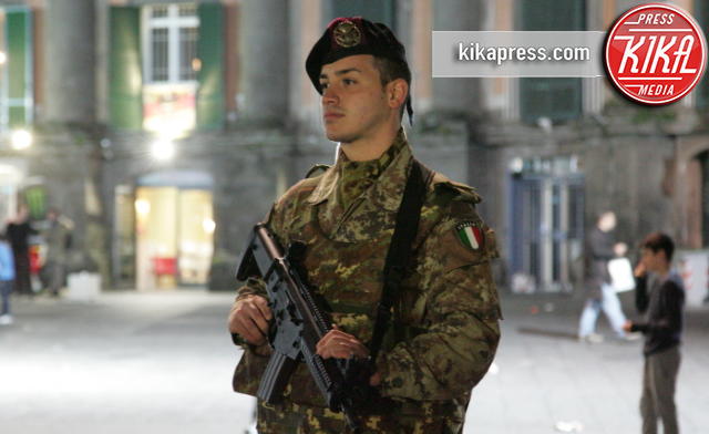 Militari - Napoli - 15-02-2016 - Allarme criminalità a Napoli, Alfano: 