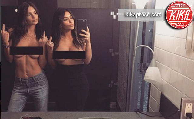Emily Ratajkowski, Kim Kardashian - Hollywood - 31-03-2016 - Nudismo e scatti sexy: le Kardashian più hot che mai