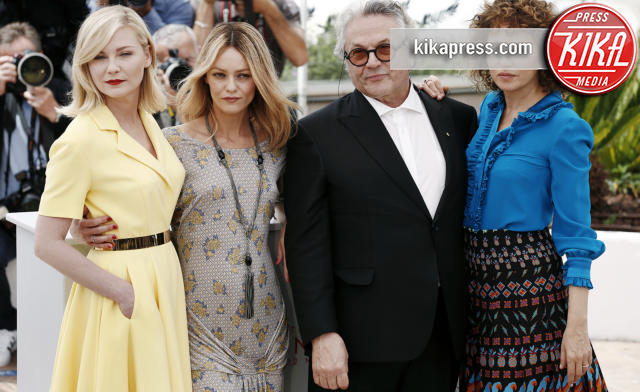George Miller, Valeria Golino, Vanessa Paradis, Kirsten Dunst - Cannes - 12-05-2016 - Cannes 2016, la giuria sulla Croisette