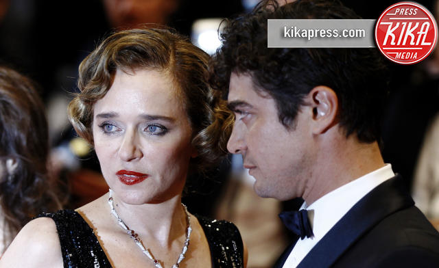 Riccardo Scamarcio, Valeria Golino - Cannes - 19-05-2016 - Cannes: Golino-Scamarcio innamorati sul red carpet