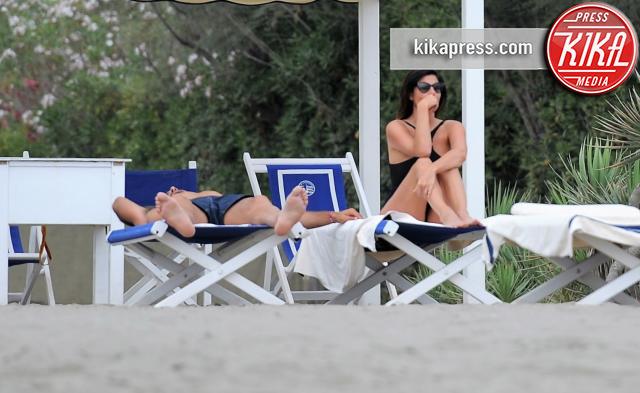 Ilaria d'Amico, Gianluigi Buffon - Forte dei Marmi - 23-07-2016 - D'Amico-Buffon, relax in spiaggia senza prole al seguito
