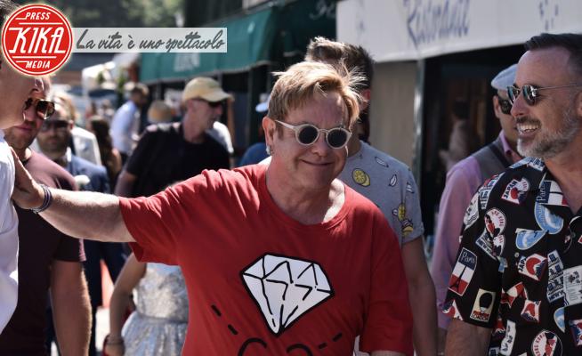 David Furnish, Elton John - Portofino - 27-08-2016 - Elton John senza mascherina a Capri? Interviene il Codacons e...
