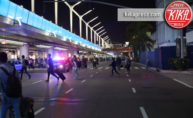 Sparatoria aeroporto Los Angeles - Los Angeles - 19-08-2016 - Allarme terrorismo all'aeroporto di Los Angeles: colpa di Zorro