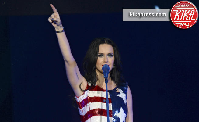Katy Perry - Filadelfia - 05-11-2016 - Katy Perry capitan America per Hillary Clinton