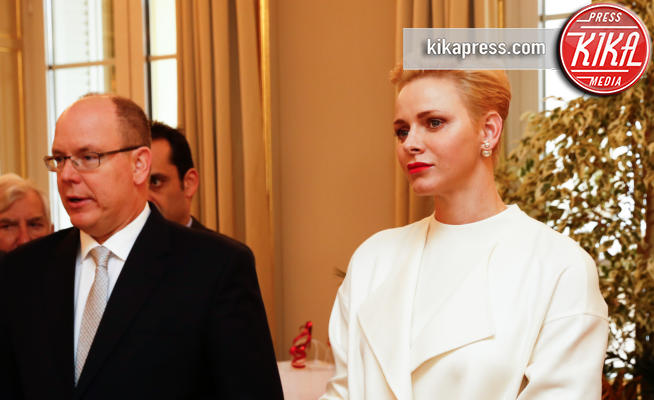 Principe Alberto di Monaco, Principessa Charlene Wittstock - Monaco - 17-11-2016 - Charlene torna la principessa triste al Natale della Croce Rossa