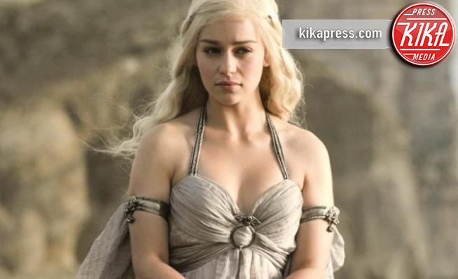 Emilia Clarke - Los Angeles - 21-12-2016 - Game of Thrones senza pace: un altro episodio è finito online