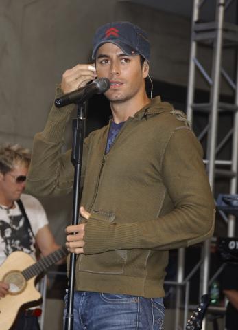 Enrique Iglesias - Miami - 13-06-2007 - Continuano le polemiche sul bacio gay di Enrique Iglesias