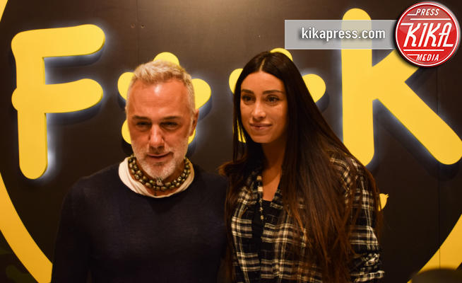 Giorgia Gabriele, Gianluca Vacchi - Firenze - 11-01-2017 - Pitti Immagine Uomo: Gianluca Vacchi e Giorgia Gabriele in love