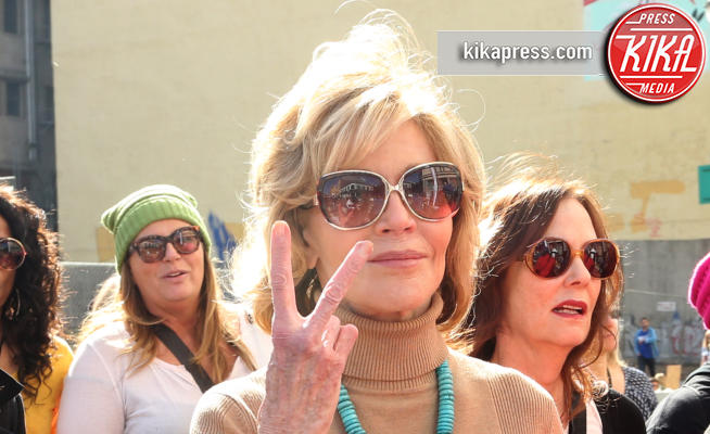 Jane Fonda - Los Angeles - 21-01-2017 - Women's March: Jane Fonda e Miley Cyrus in prima linea