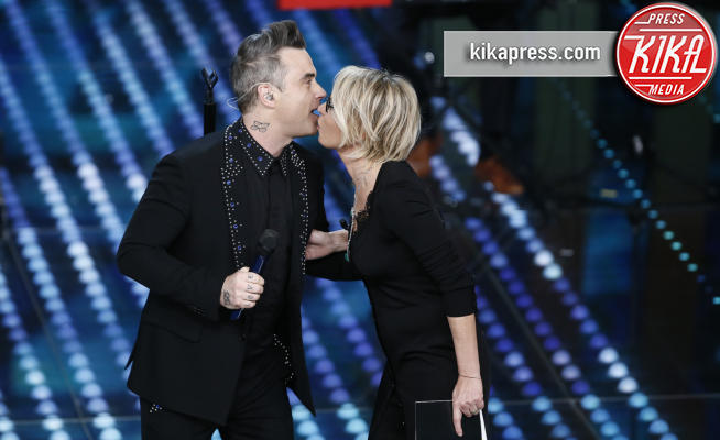Maria De Filippi, Robbie Williams - Sanremo - 08-02-2017 - Sanremo 2017: le foto della seconda serata