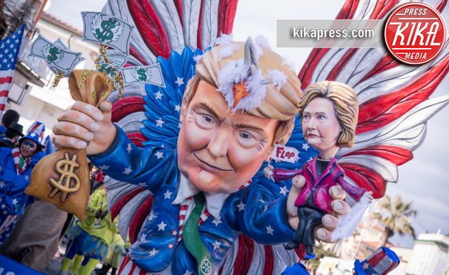 Carnevale di Viareggio 2017 - Viareggio - 12-02-2017 - Carnevale di Viareggio, primo corso nel segno della politica