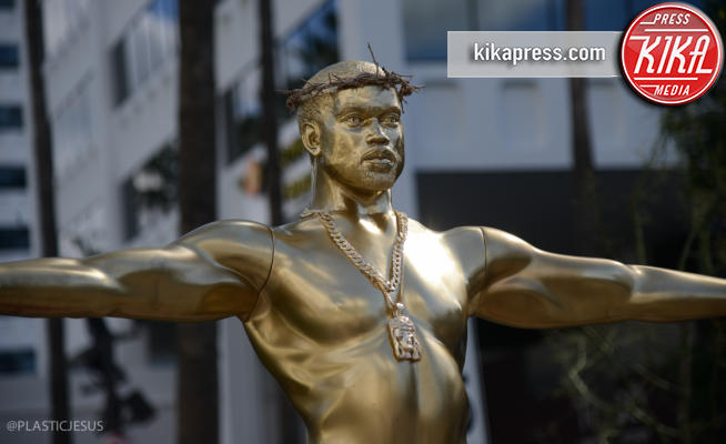 Plastic Jesus, Kanye West - Los Angeles - 22-02-2017 - Oscar 2017: Plastic Jesus denuncia i falsi miti