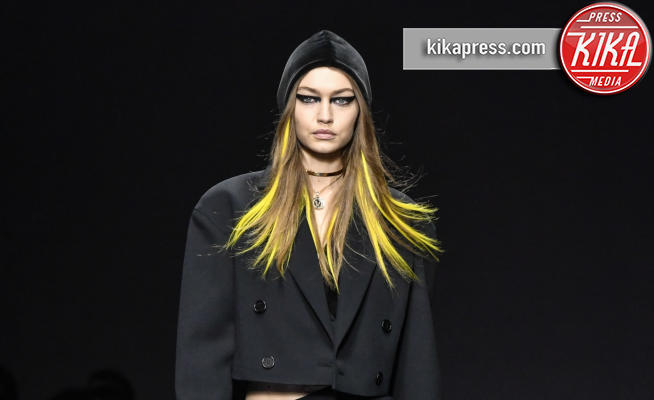 Sfilata Versace, Gigi Hadid - Milano - 24-02-2017 - Milano Fashion Week: Gigi Hadid è la musa di Versace