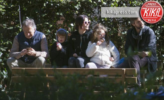 Ettore Stuart, Ilaria Spada, Kim Rossi Stuart - Roma - 11-03-2017 - Stuart-Spada: gita allo zoo con famiglia e sospette rotondità