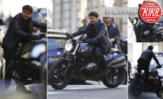 Tom Cruise - Parigi - 11-04-2017 - Tom Cruise in moto, ma il casco dov'è?