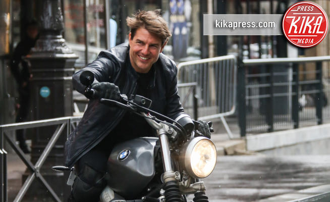Tom Cruise - Parigi - 04-05-2017 - Tom Cruise fuorilegge: in moto senza casco