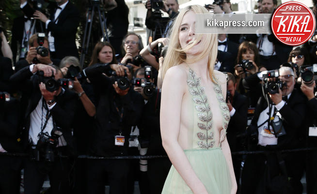 Elle Fanning - Cannes - 21-05-2017 - Cannes: l'eleganza di Nicole Kidman, il sideboob di Elle Fanning