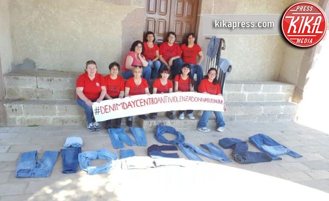 Equipe Centro Antiviolenza Donna Eleonora - Oristano - Oristano, Denim Day: tutti in jeans contro la violenza di genere