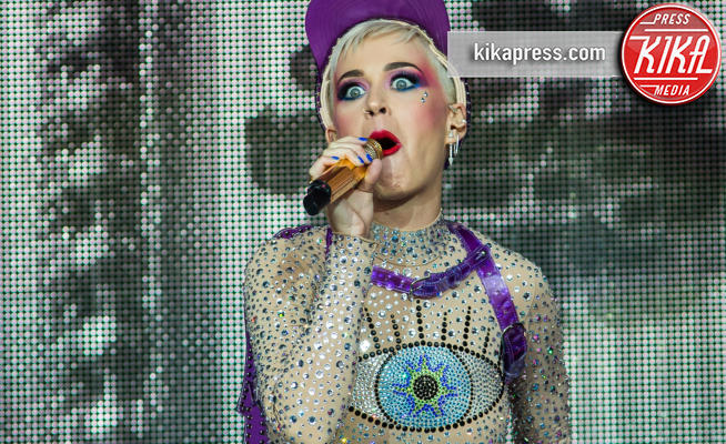 Katy Perry - Pilton - 23-06-2017 - Katy Perry al Glastonbury, anche il look è... Witness