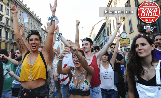 Gay Pride Milano - Milano - 24-06-2017 - Onda Pride a Milano: la città invasa da bandiere colorate
