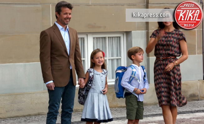 principessa Josephine di Danimarca, principe Vincent di Danimarca, Principe Frederick, Principessa Mary di Danimarca - Copenhagen - 15-08-2017 - Piccoli reali di Danimarca crescono: il primo giorno di scuola
